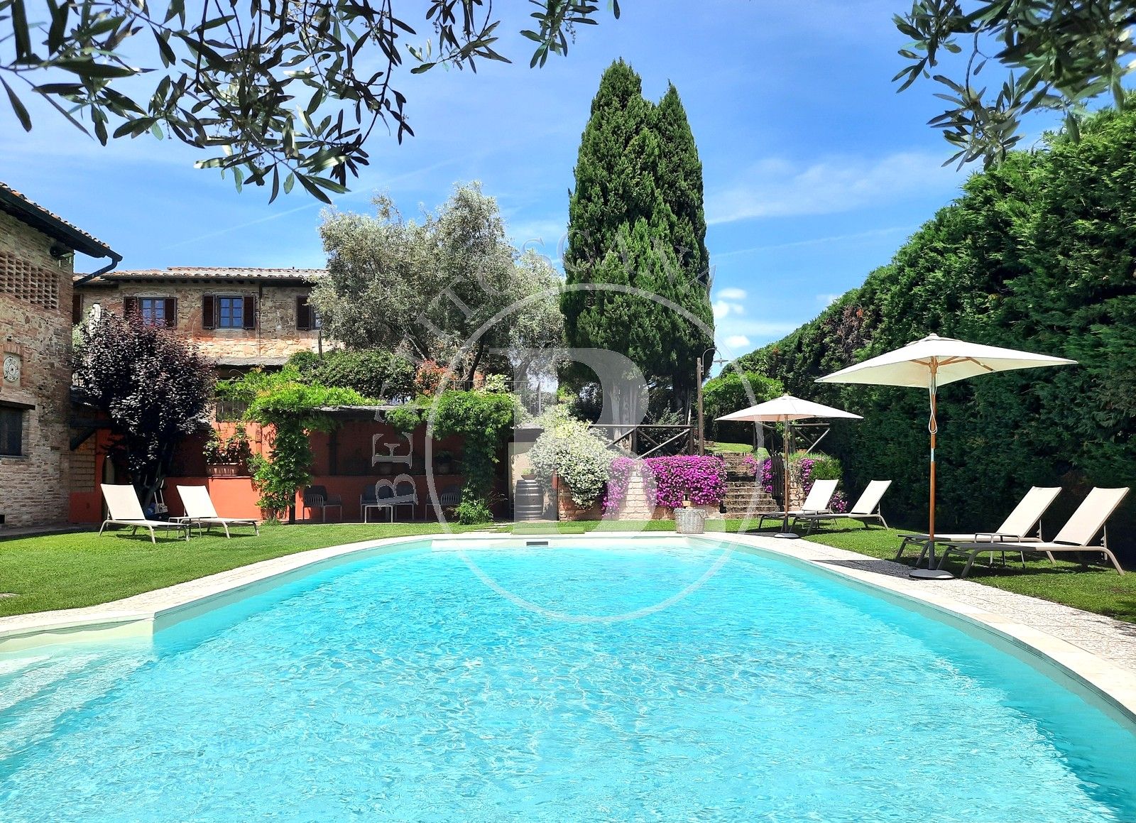 FARMHOUSE WITH RESTORED HAYBARN - Barberino Tavarnelle (Fi)