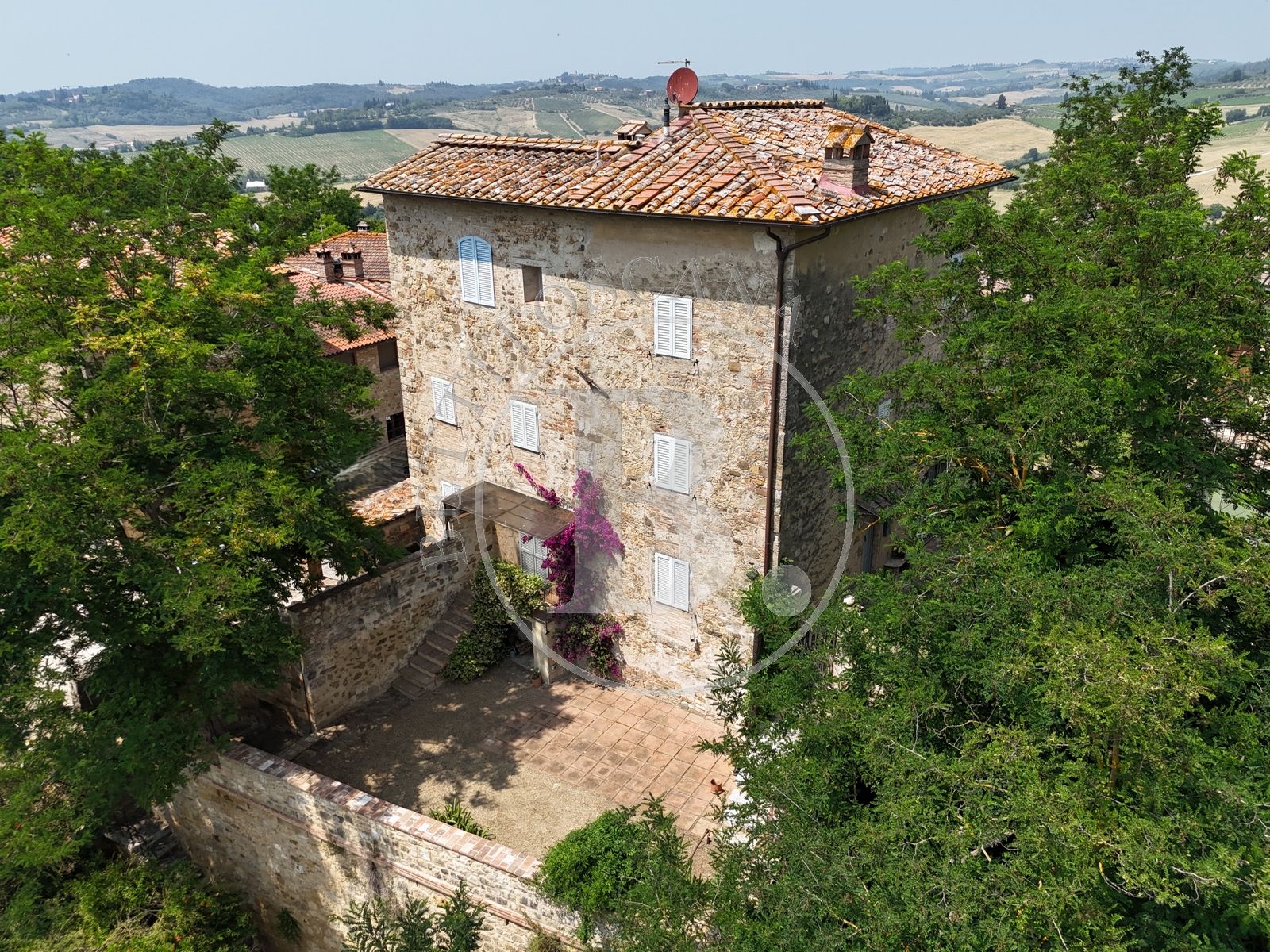 PORTION OF FARMHOUSE - Poggibonsi (Si)