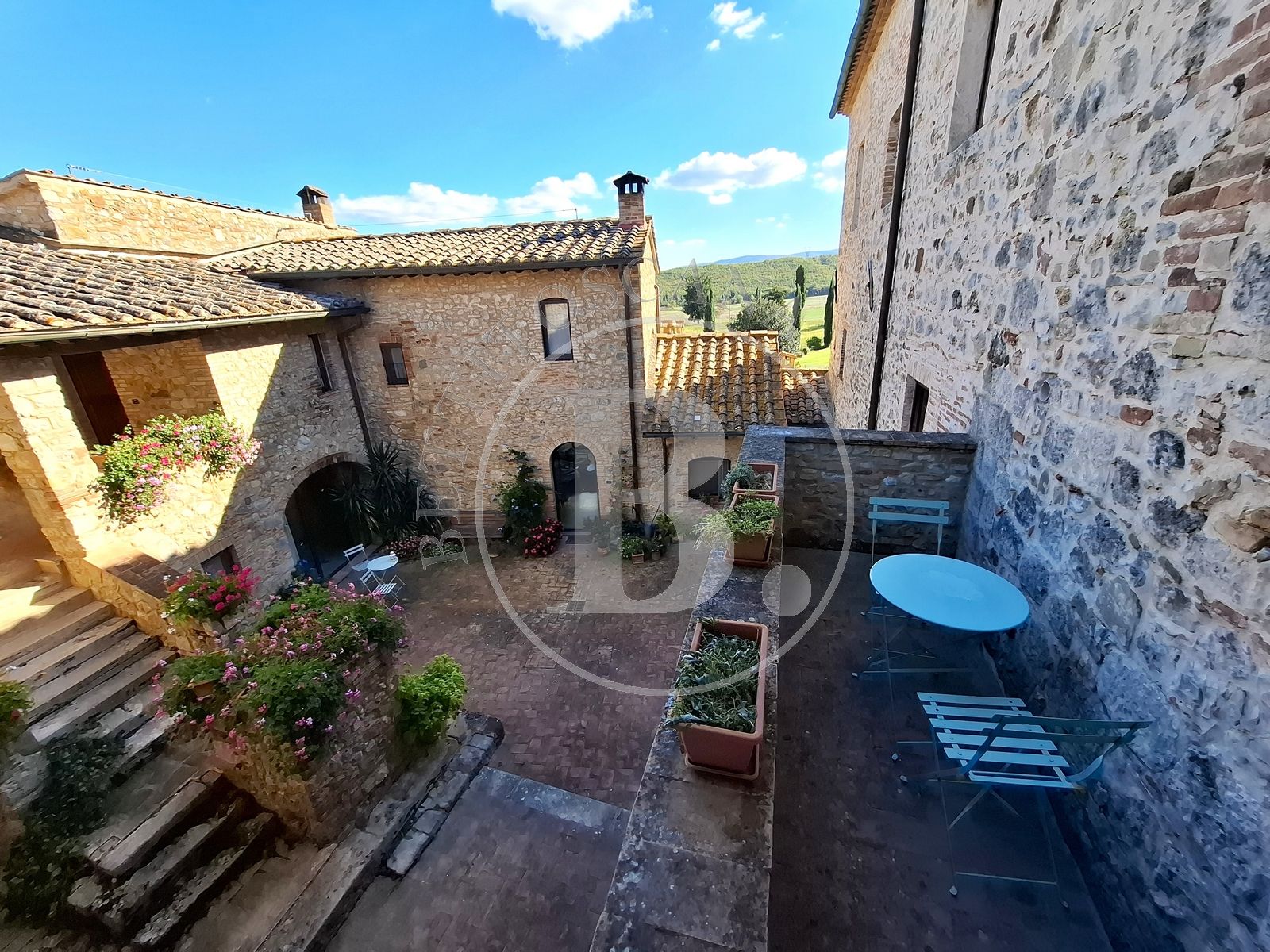 APARTMENT WITH GARDEN - Colle di Val d'Elsa