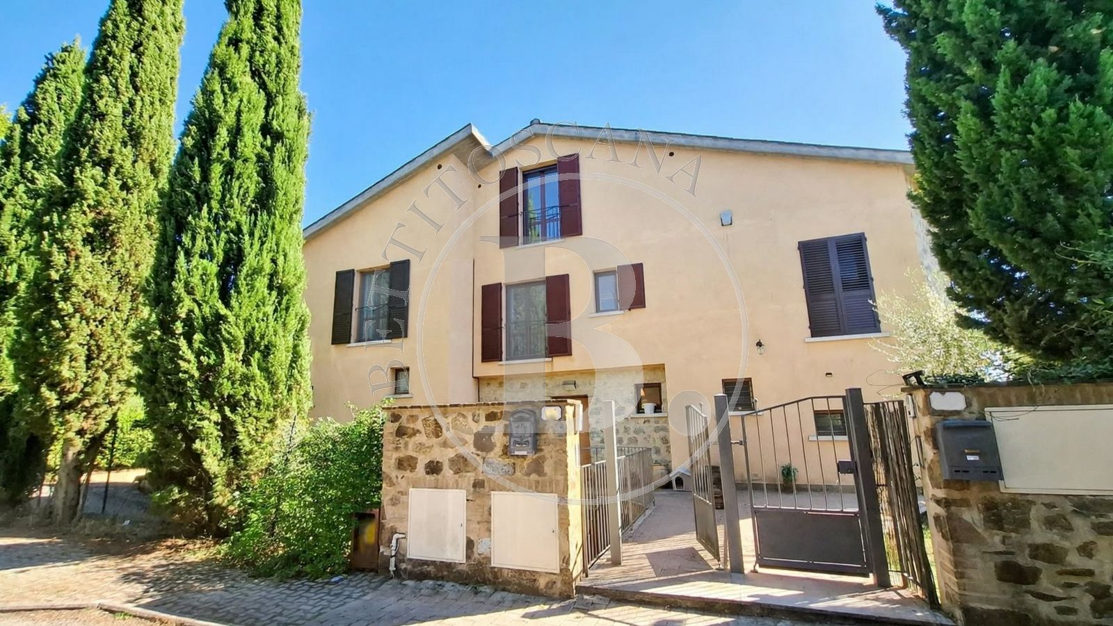 TOWNHOUSE - Monteriggioni (Si)